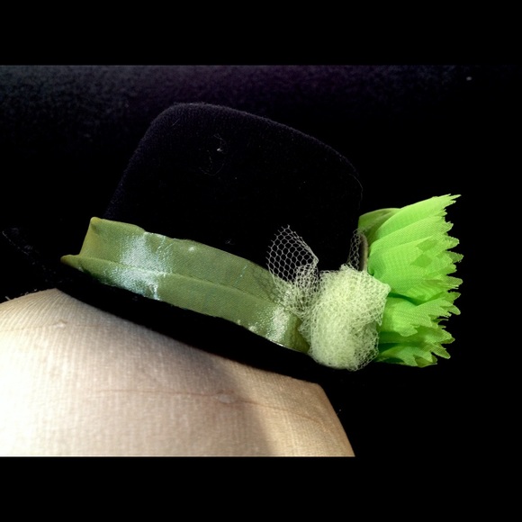 Mini top hat fascinator - Picture 2 of 2